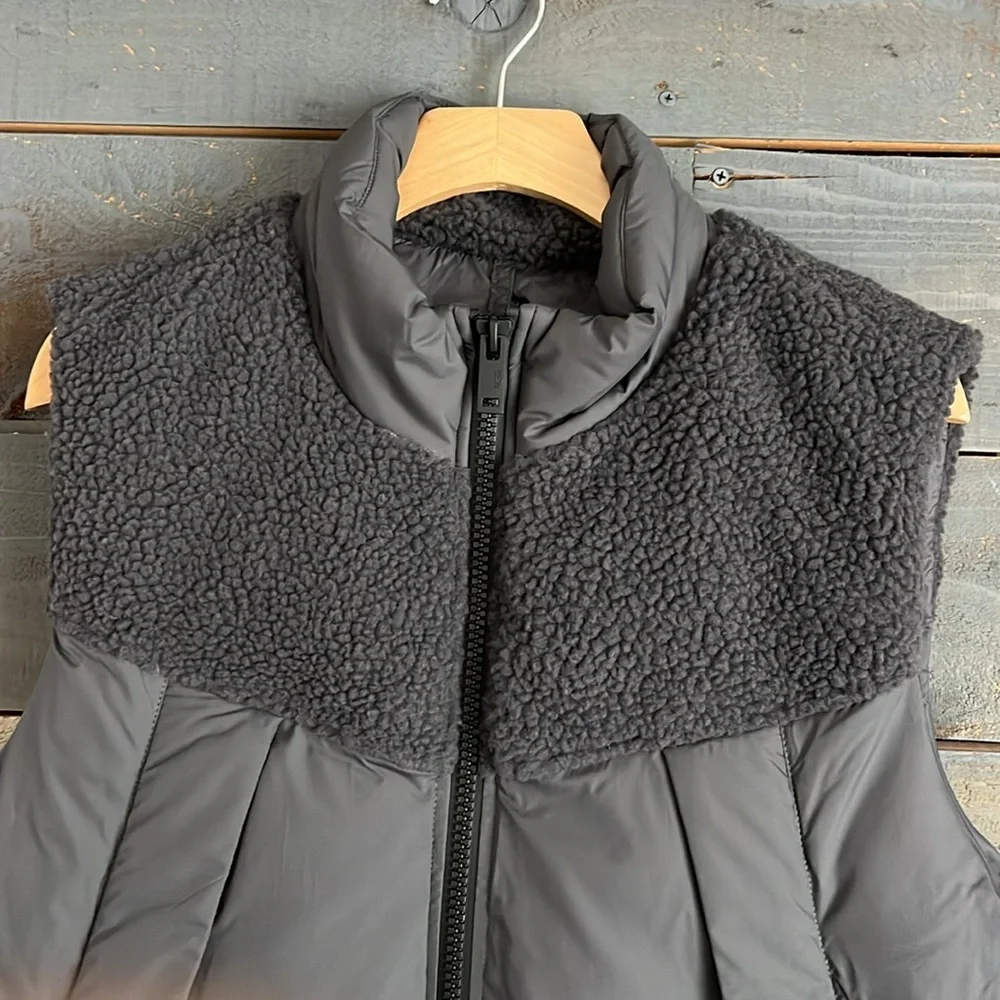 UGG Men's Zoltan Sherpa Padding Puffer Vest Size M